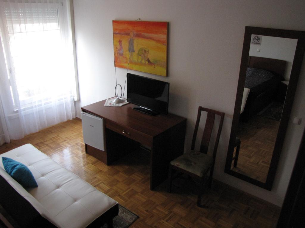 Guesthouse Zorko Gostilna Domen Šmarješke Toplice Exteriör bild